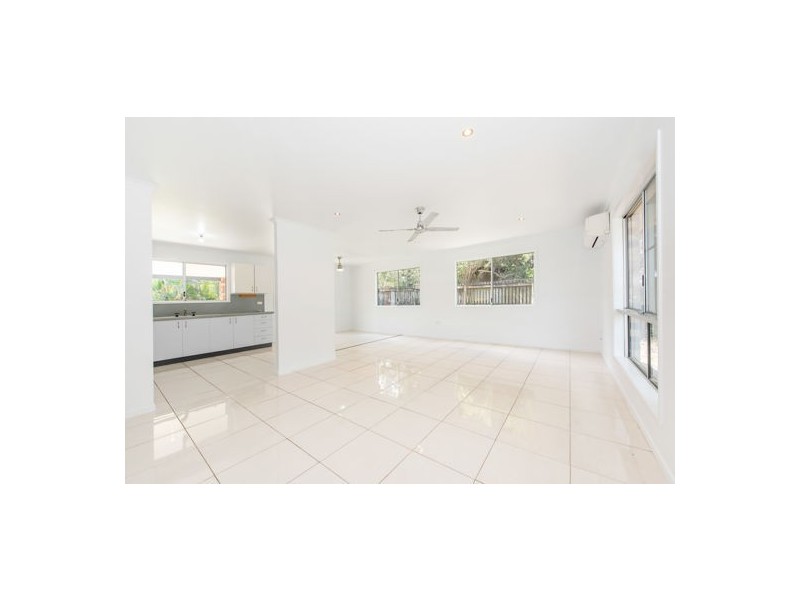 3 Scott Court, Bucasia QLD 4750