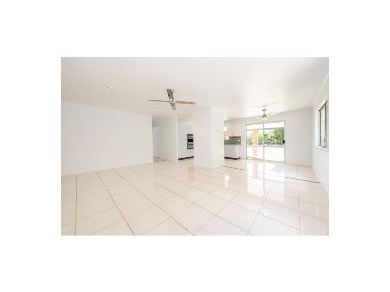 3 Scott Court, Bucasia QLD 4750