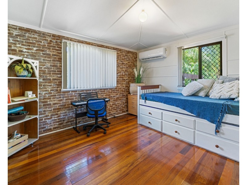 25 Symons Street, South Mackay QLD 4740