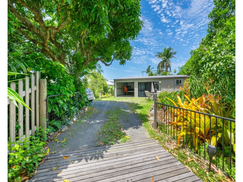 25 Symons Street, South Mackay QLD 4740