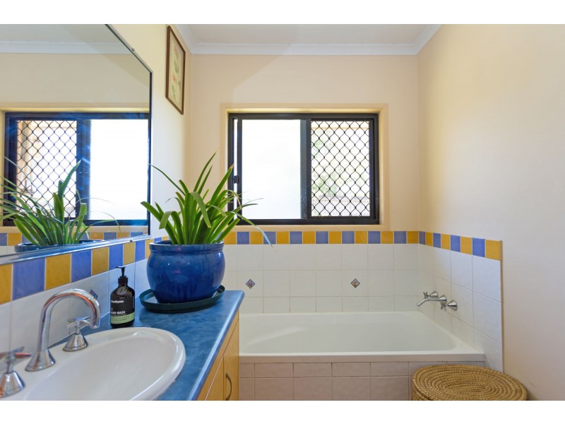 2 Sturt Crescent, Erakala QLD 4740