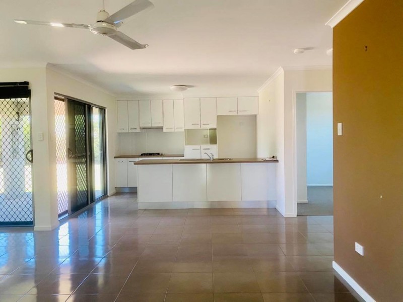 10 Patricia Circuit, Mirani QLD 4754