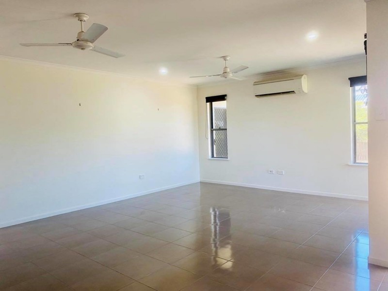 10 Patricia Circuit, Mirani QLD 4754