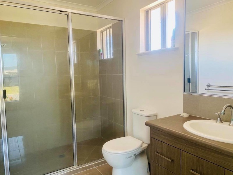 10 Patricia Circuit, Mirani QLD 4754