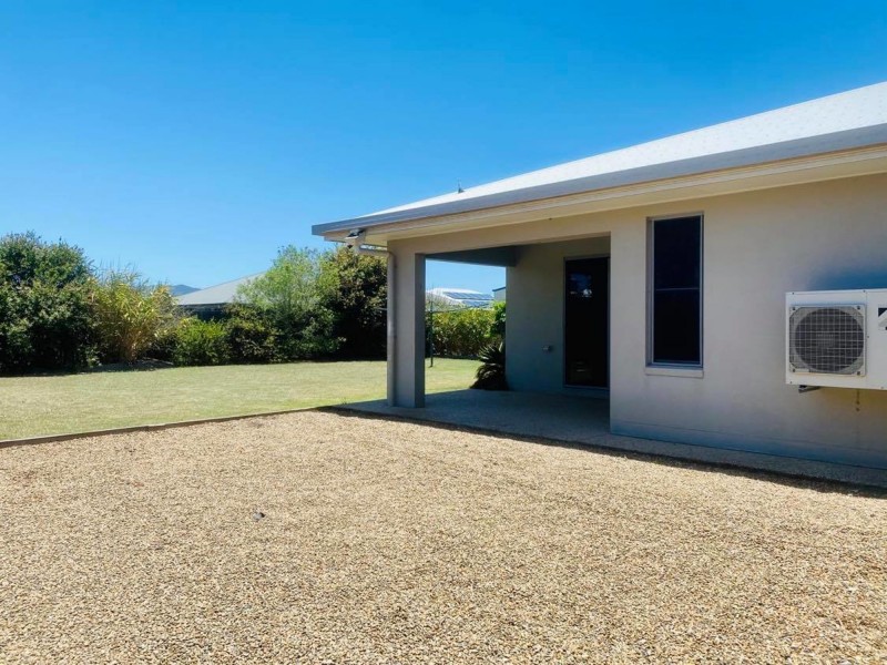 10 Patricia Circuit, Mirani QLD 4754