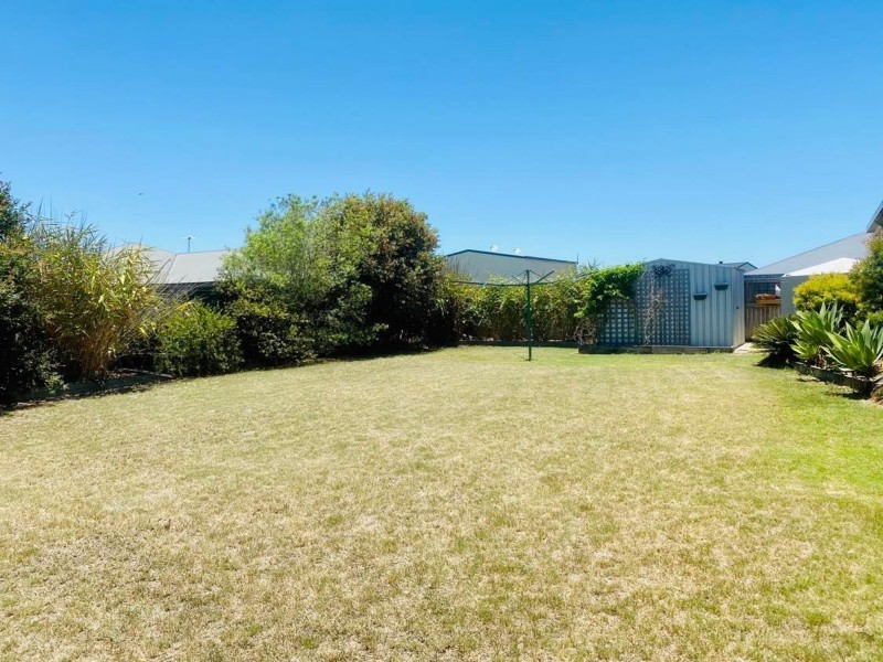 10 Patricia Circuit, Mirani QLD 4754