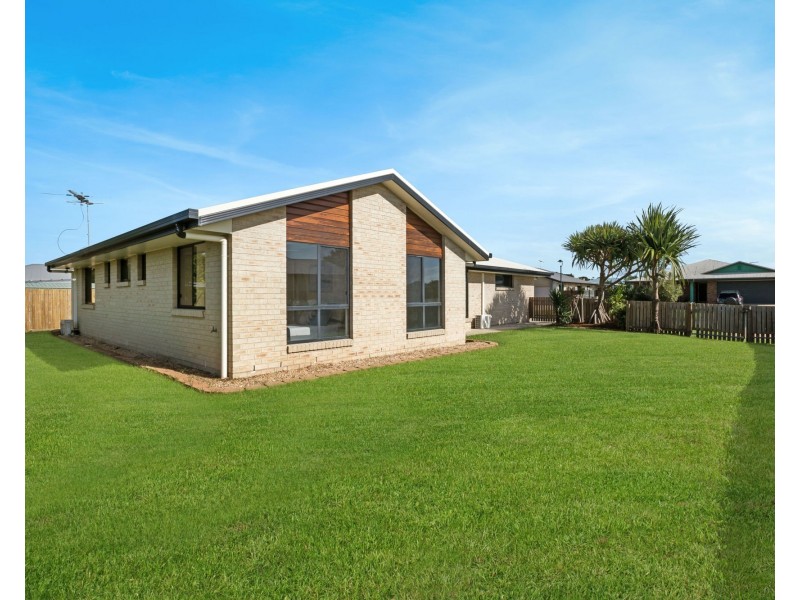 8 Fiona Court, Mount Pleasant QLD 4740