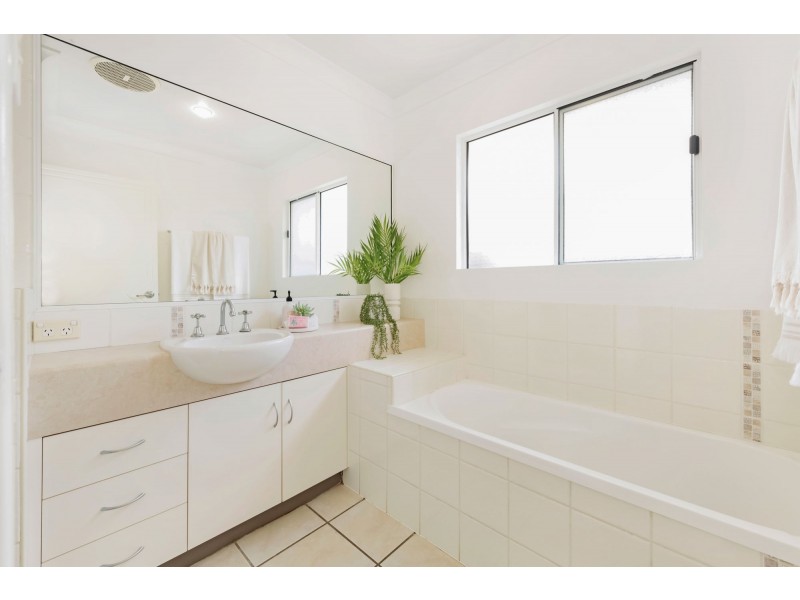59 Wheeler Drive, Glenella QLD 4740