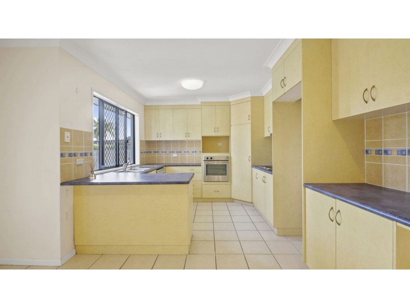 29 Toorak Street, Glenella QLD 4740