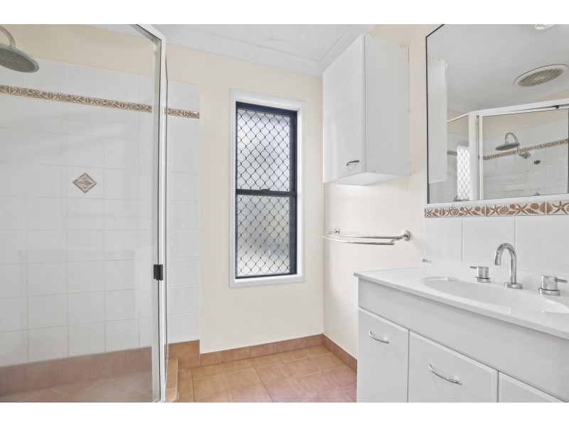 29 Toorak Street, Glenella QLD 4740