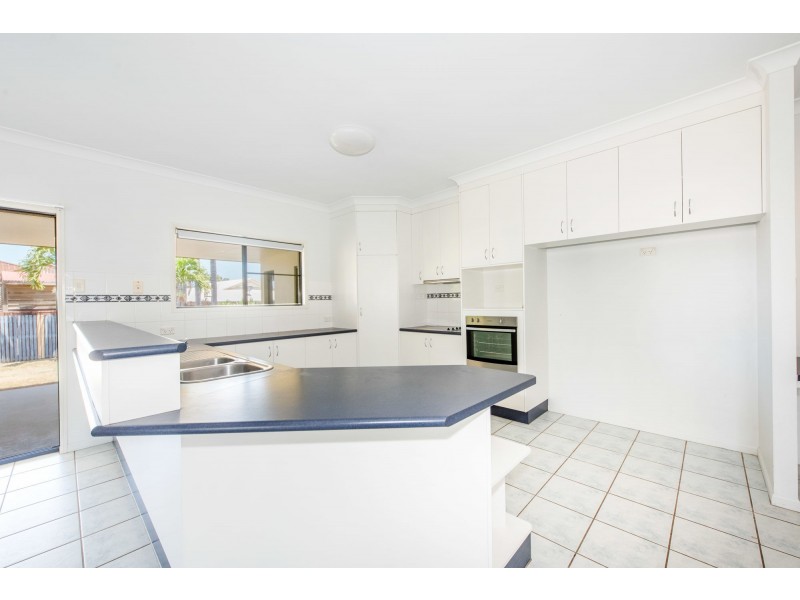 33 Toorak Street, Glenella QLD 4740