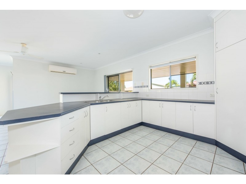 33 Toorak Street, Glenella QLD 4740