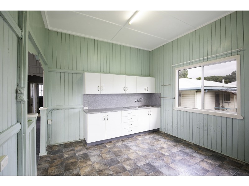 8 Gibson Street, West Mackay QLD 4740