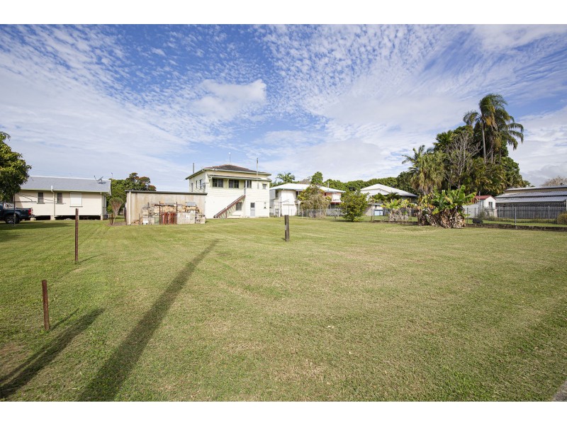 8 Gibson Street, West Mackay QLD 4740