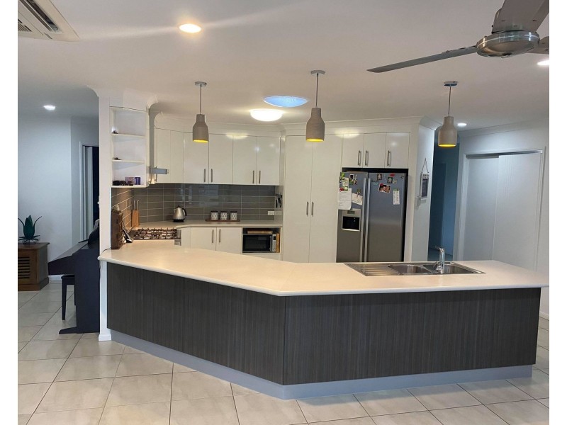 27 Maryvale Circuit, Beaconsfield QLD 4740