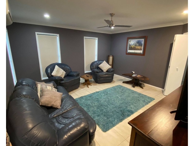 27 Maryvale Circuit, Beaconsfield QLD 4740