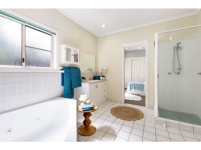6 Richard Street, Andergrove QLD 4740