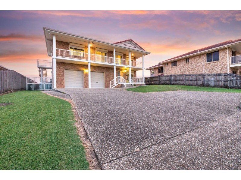 15 Dumfries Court, Beaconsfield QLD 4740