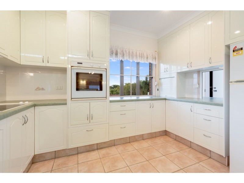 15 Dumfries Court, Beaconsfield QLD 4740