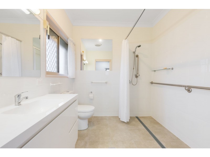 15 Dumfries Court, Beaconsfield QLD 4740