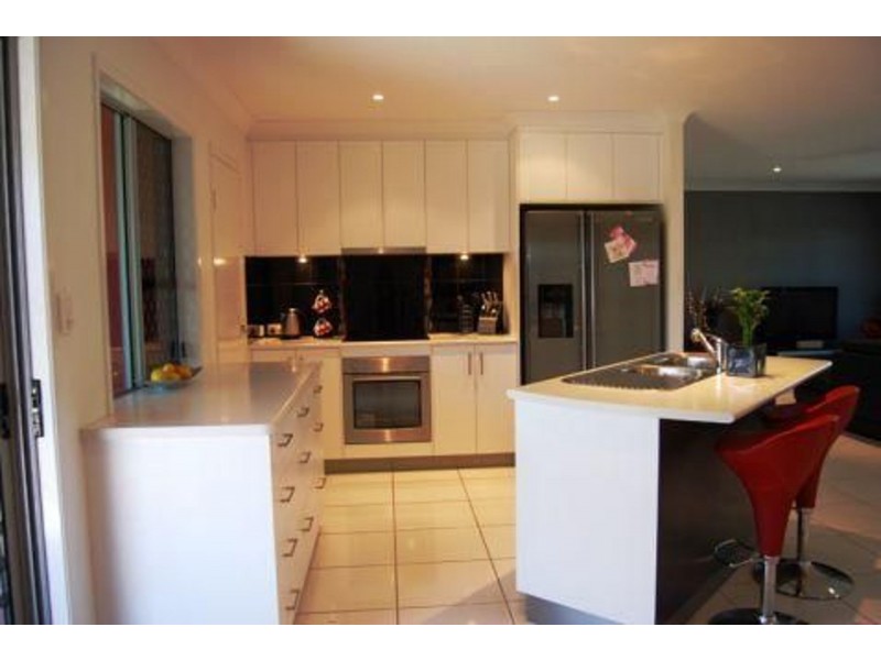 8 Eileen Street, Walkerston QLD 4751