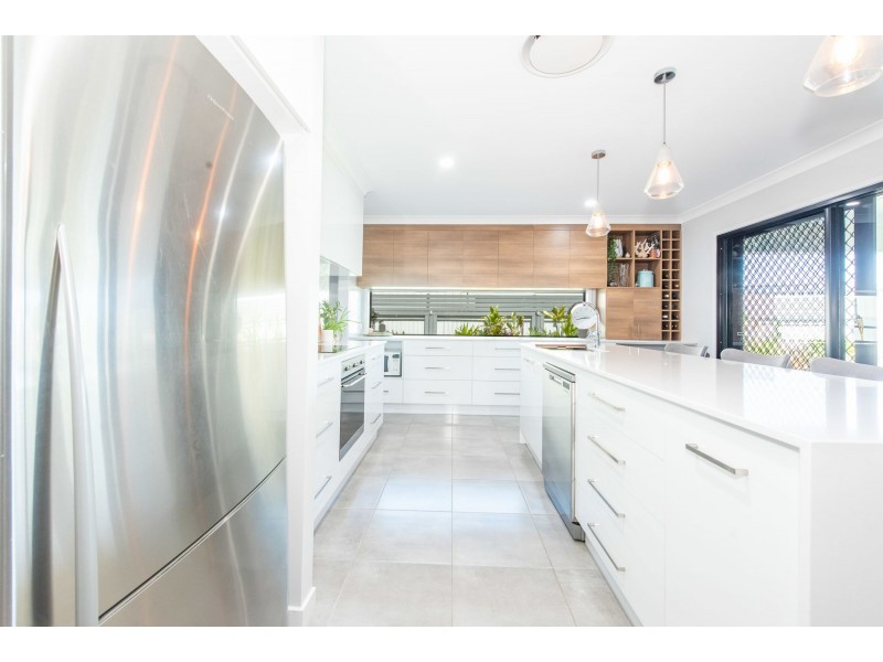 9 Merritt Court, Marian QLD 4753