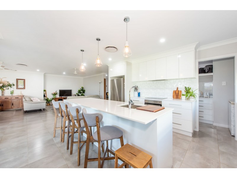 9 Merritt Court, Marian QLD 4753