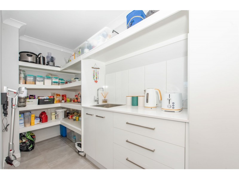 9 Merritt Court, Marian QLD 4753