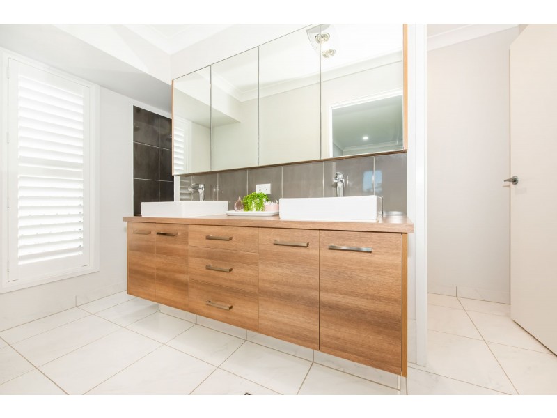 9 Merritt Court, Marian QLD 4753