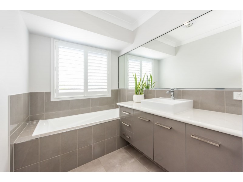 9 Merritt Court, Marian QLD 4753