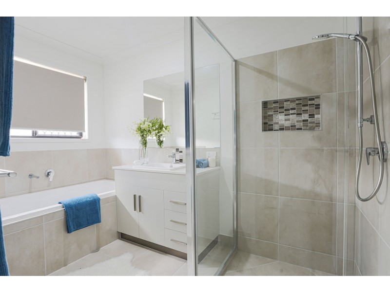 19 Regent Avenue, Richmond QLD 4740