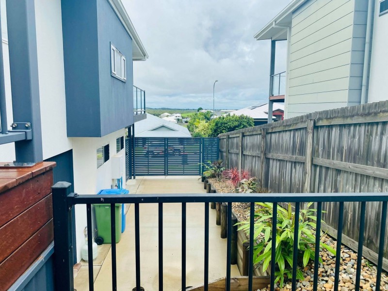27 Douglas Crescent, Rural View QLD 4740