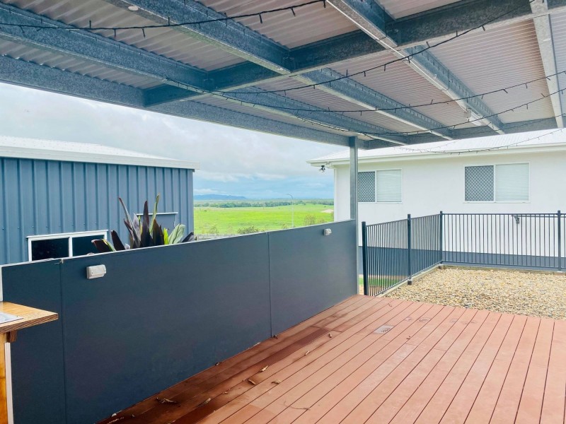 27 Douglas Crescent, Rural View QLD 4740
