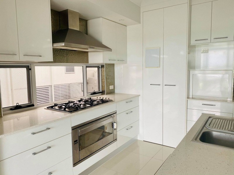 27 Douglas Crescent, Rural View QLD 4740