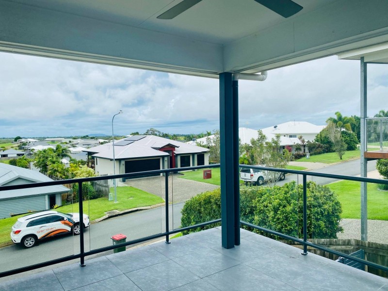 27 Douglas Crescent, Rural View QLD 4740