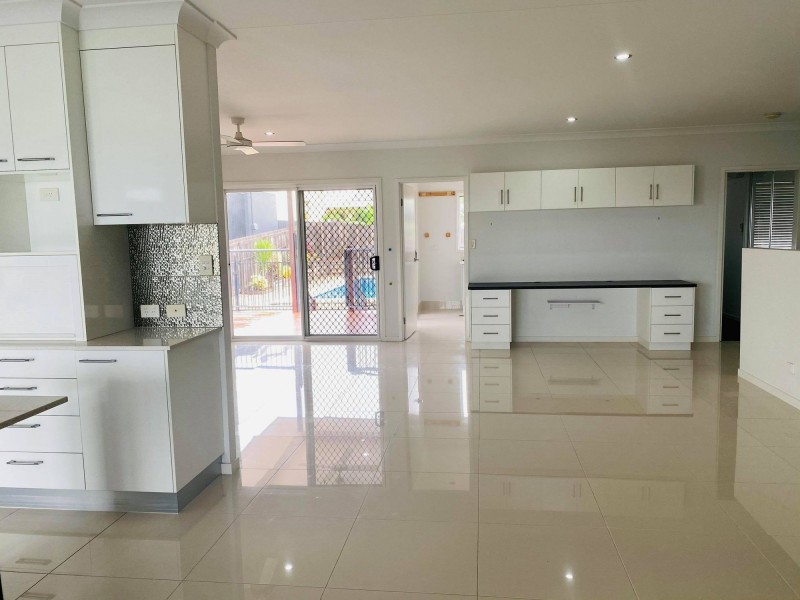 27 Douglas Crescent, Rural View QLD 4740