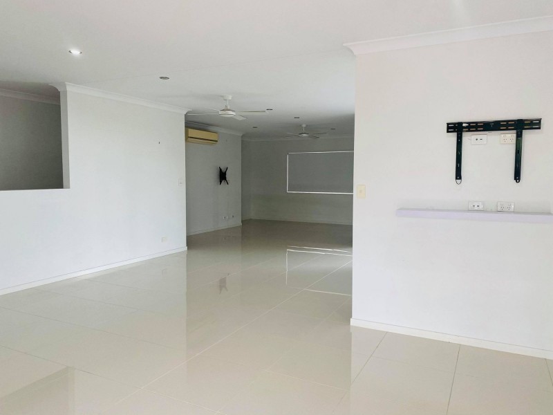 27 Douglas Crescent, Rural View QLD 4740