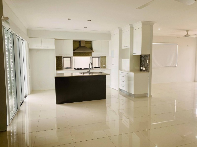 27 Douglas Crescent, Rural View QLD 4740