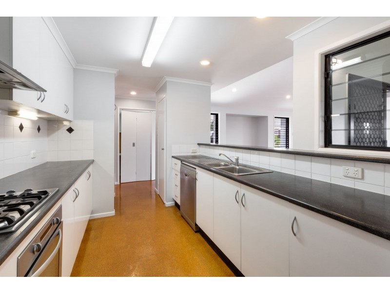 4 Cedar Court, Eimeo QLD 4740