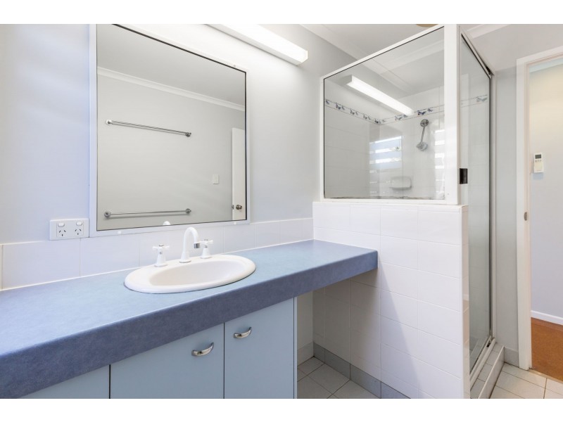 4 Cedar Court, Eimeo QLD 4740
