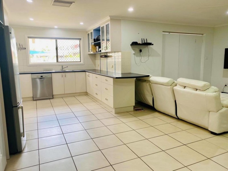 7 Palm Court, Bucasia QLD 4750