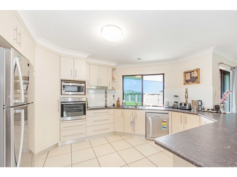 27 Katey Crescent, Mirani QLD 4754