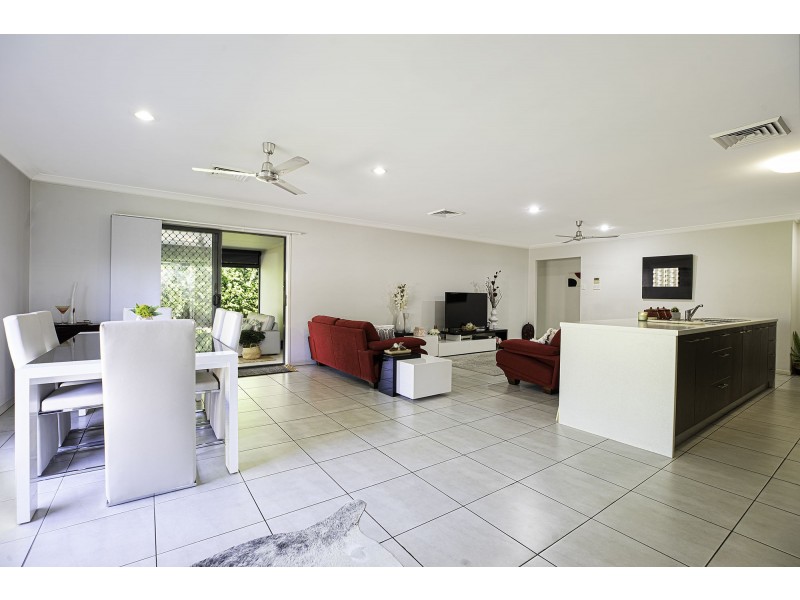 16 Woden Crescent, Ooralea QLD 4740