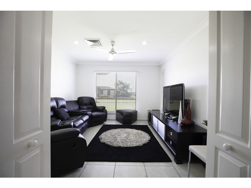 16 Woden Crescent, Ooralea QLD 4740