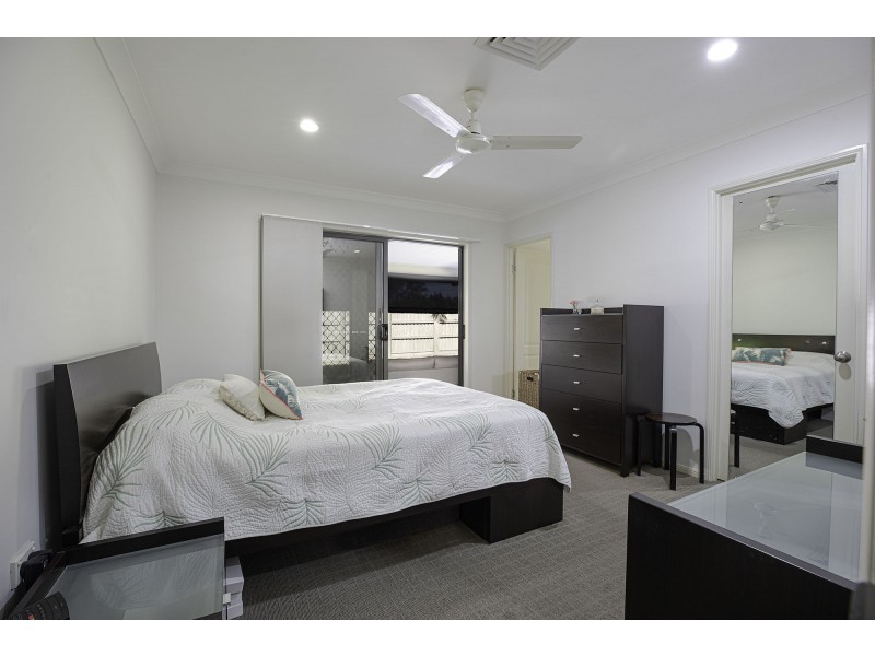 16 Woden Crescent, Ooralea QLD 4740