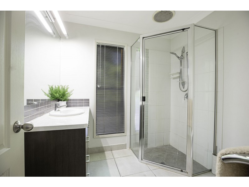 16 Woden Crescent, Ooralea QLD 4740