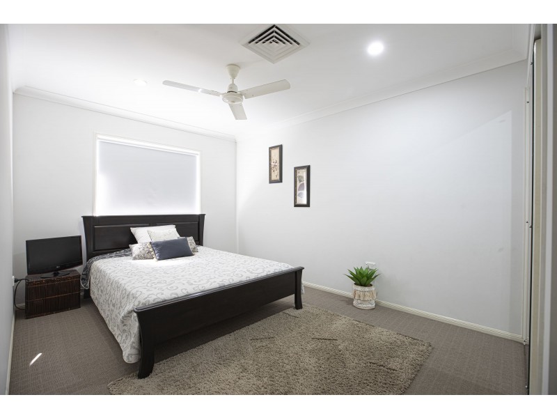 16 Woden Crescent, Ooralea QLD 4740