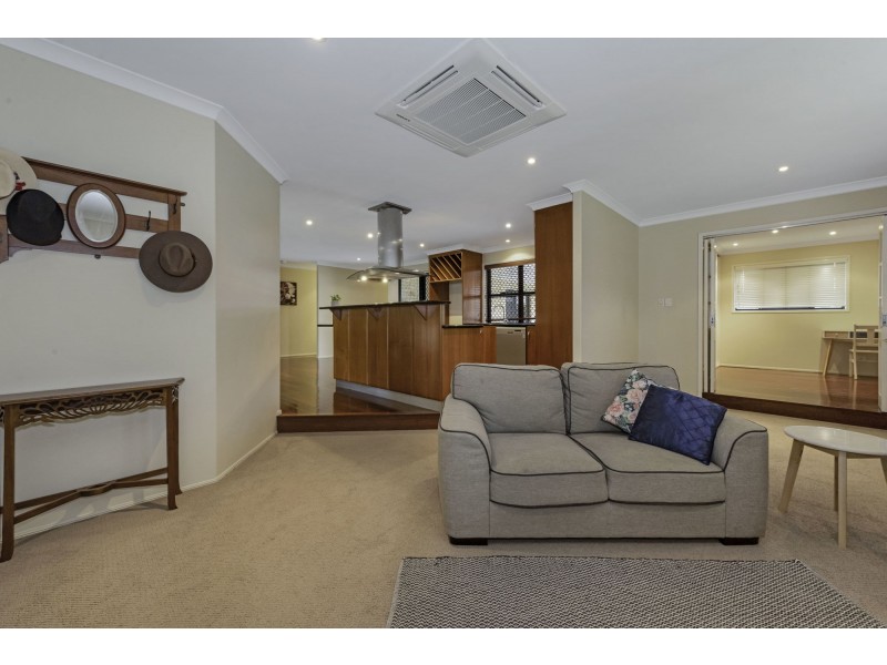 8 Bonsai Court, Glenella QLD 4740
