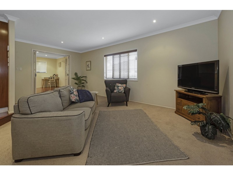 8 Bonsai Court, Glenella QLD 4740