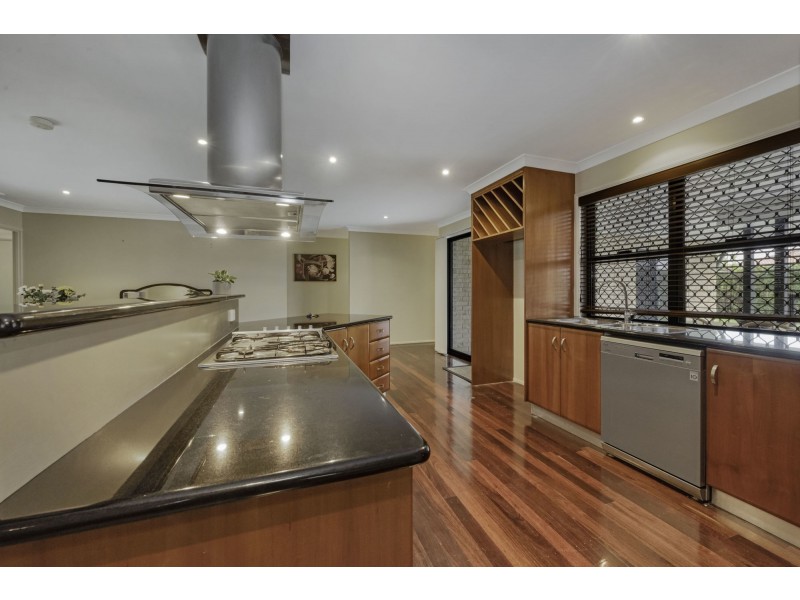 8 Bonsai Court, Glenella QLD 4740